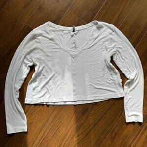 long sleeve crop v neck top